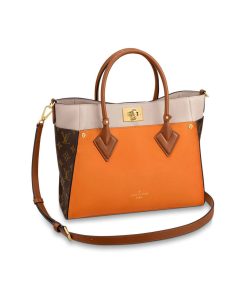 Louis Vuitton On My Side M56077