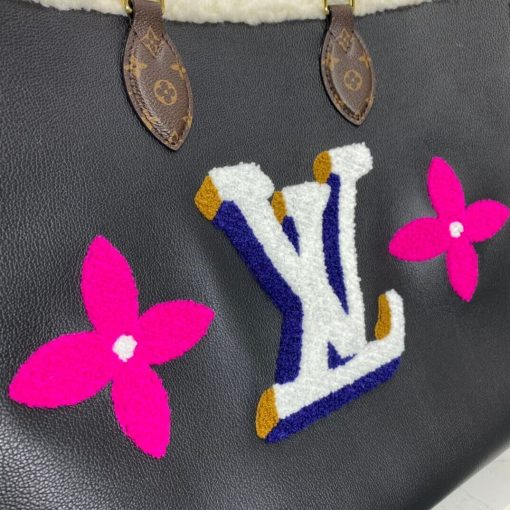 Louis Vuitton Onthego GM M56958 In Leather and Shearling - Image 8