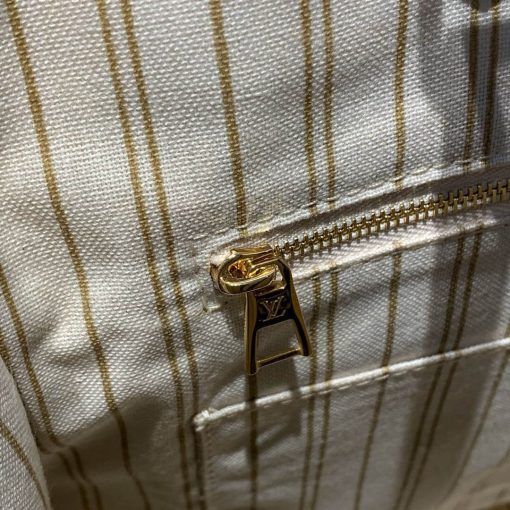 Louis Vuitton Onthego M44675 Ivory/Havana Beige - Image 9
