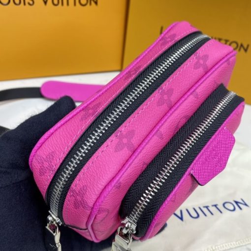 Louis Vuitton Outdoor Pouch Rosy M30781 - Image 8