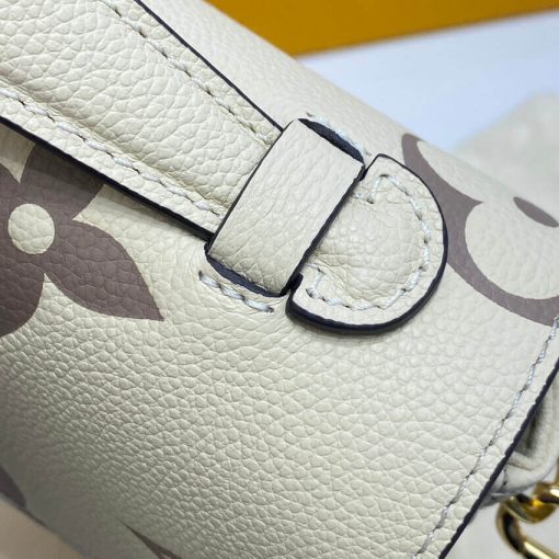 Louis Vuitton Pochette Metis M45596 - Image 12