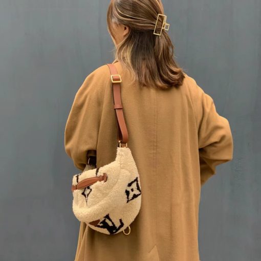 Louis Vuitton Ski Shearling Bumbag M23715 - Image 2