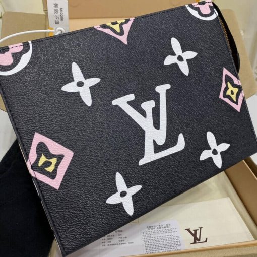 Louis Vuitton Toiletry Pouch 26 M80751 M80752 Beige - Image 17