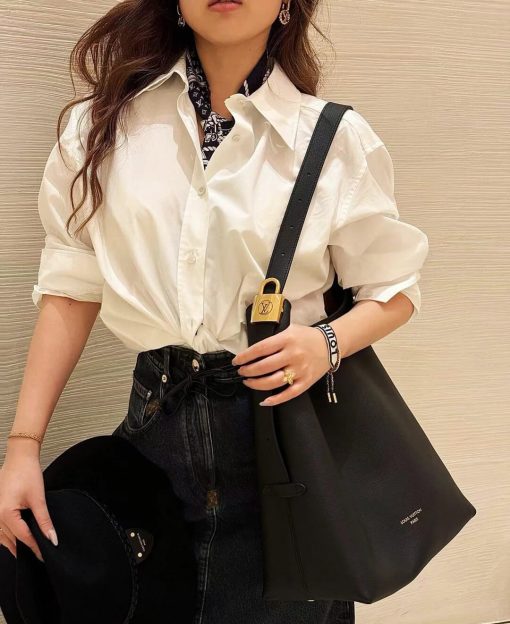 Louis Vuttion Grained Calfskin Low Key Hobo MM M24856 Black - Image 3