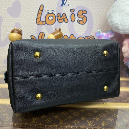 Louis Vuttion Grained Calfskin Low Key Hobo MM M24856 Black - Image 9