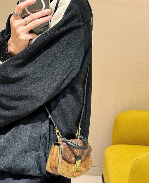 Louis Vuttion Monogram Pico Tilsitt Bag M83473 - Image 4