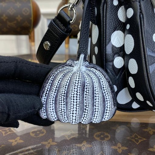 LV x YK Multi Pochette Accessoires? M46410 Black/White - Image 12