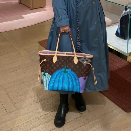 LV x YK Neverfull MM with Pumpkin Print M46468 - Image 3