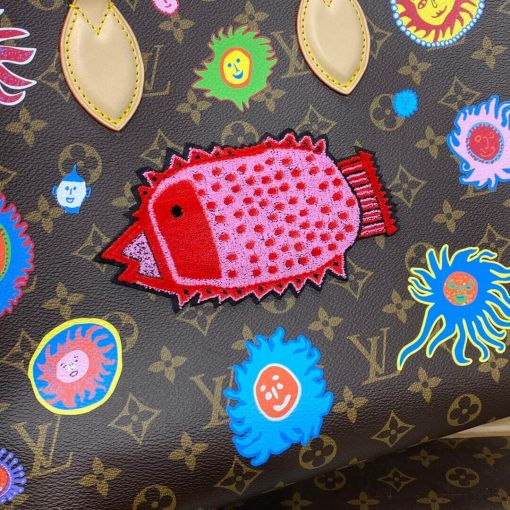 LV x YK OnTheGo MM with Faces Print and Embroidery M46429 - Image 6