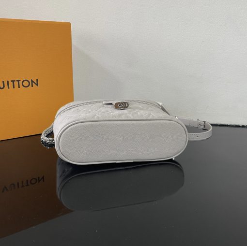 Louis Vuitton Vanity Chain Pouch M13593 - Image 5