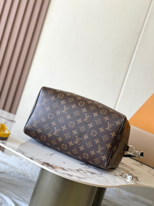 Louis Vuitton Speedy Soft 30 Dark M12243 - Image 6
